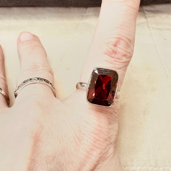 925 Sterling Silver Plated Ring Red Topaz Faceted & Bezel Set Rectangular - Picture 3 of 15